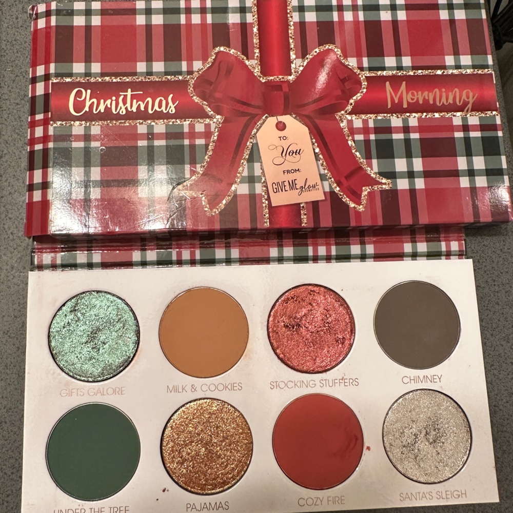 Give me glow Christmas morning palette